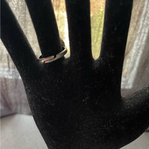 Vintage Leach & Gardner Garnet & Silver Circular Ring - Picture 7 of 15